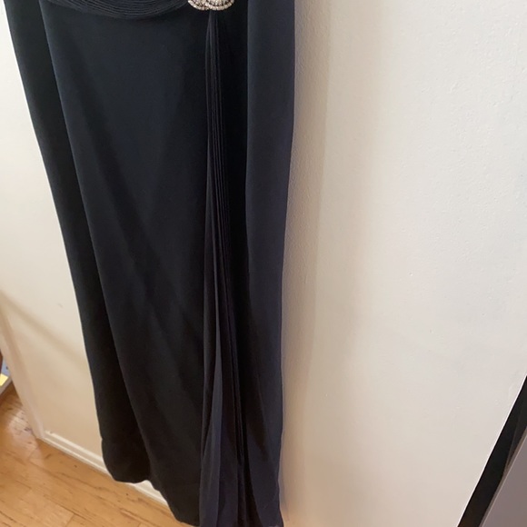 Daymor Couture long black formal dress - Picture 5 of 11